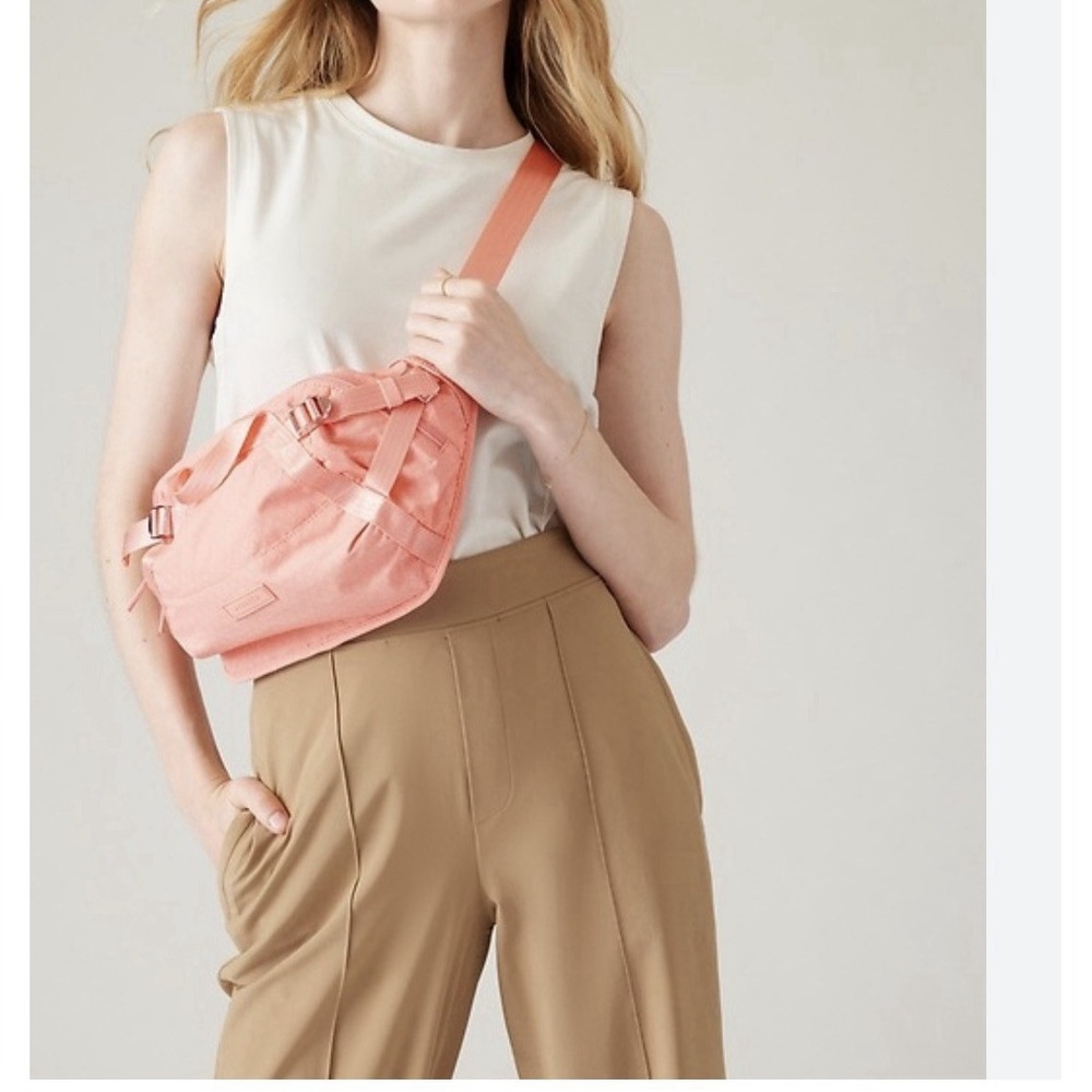 Athleta Excursion Large Waist Belt Bag Spring Pink Nylon Crossbody Sling Hip